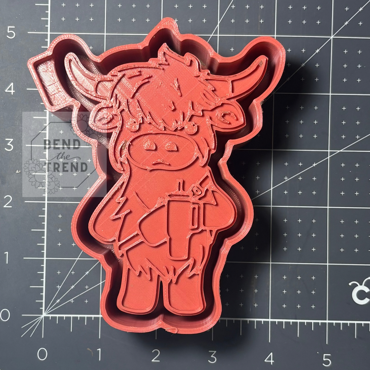 Highland Cow with Cup Mold