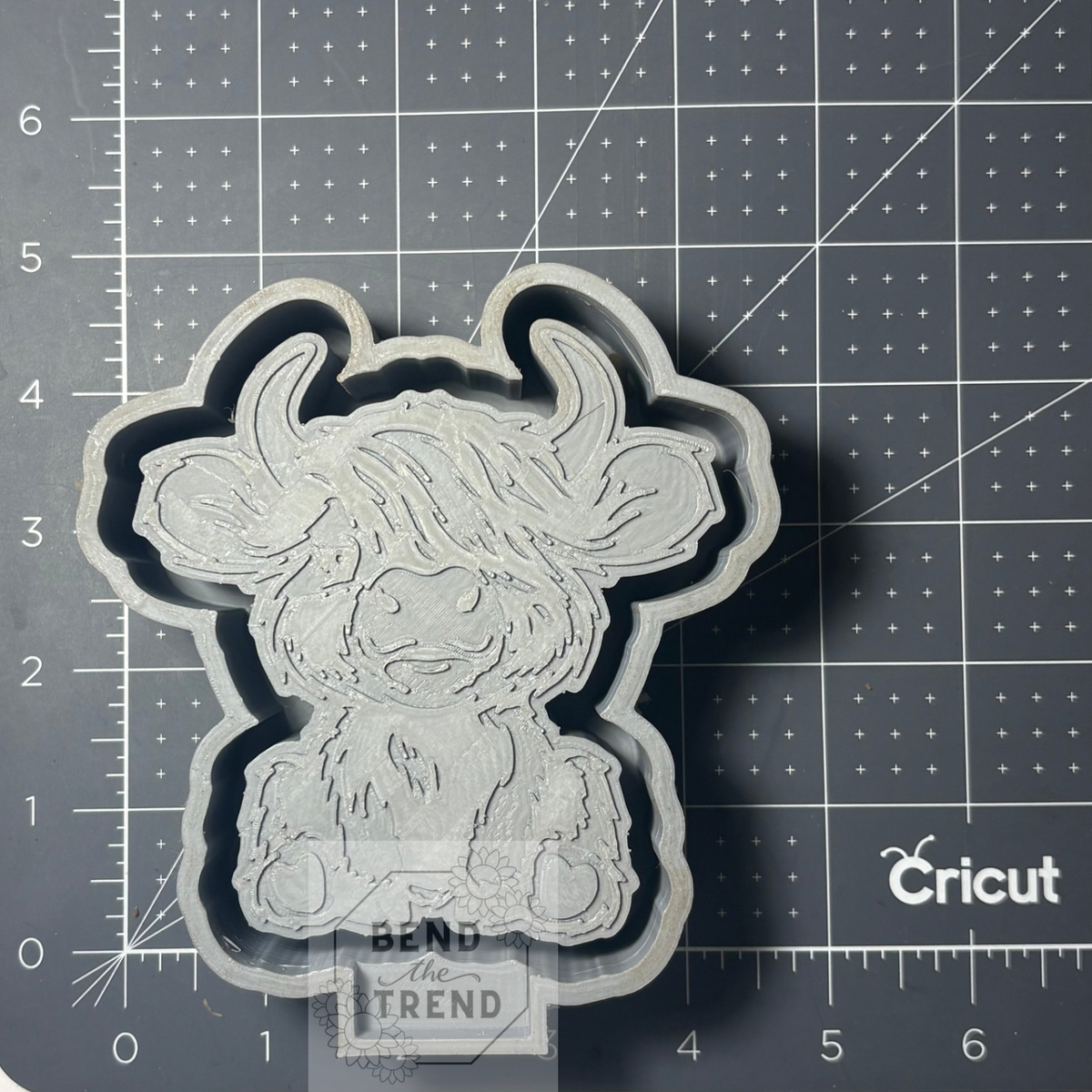 Highland Cow Resting Mold
