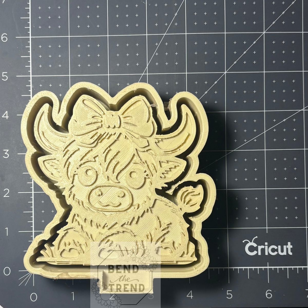 Highland Cow with bow Mold