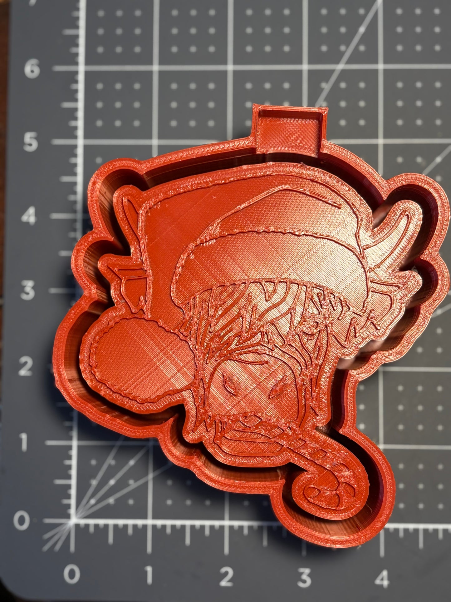 Highland Cow with Hat & Candy Cane Mold