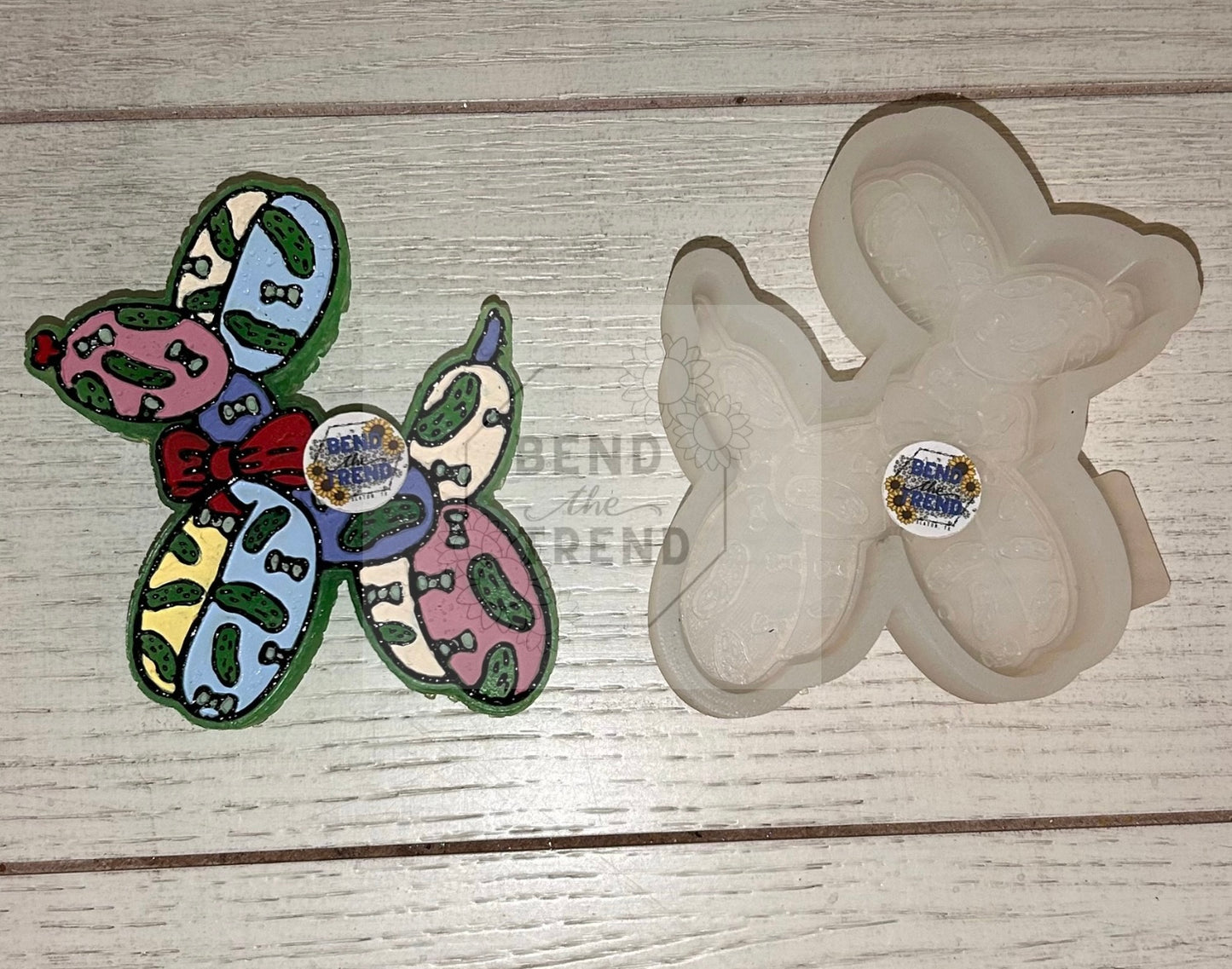 Pickle Balloon Dog with Bows Mold