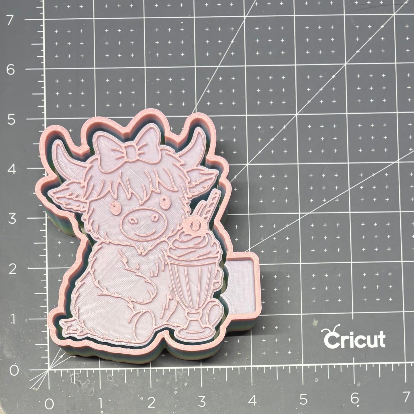 Highland Cow With Shake Mold