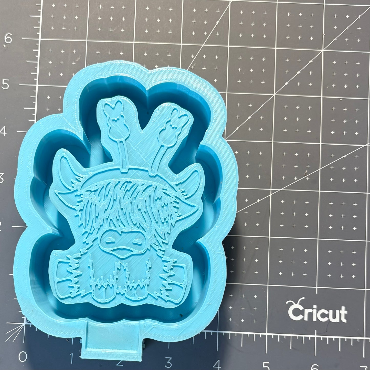 Highland Cow Bunny Ears Mold