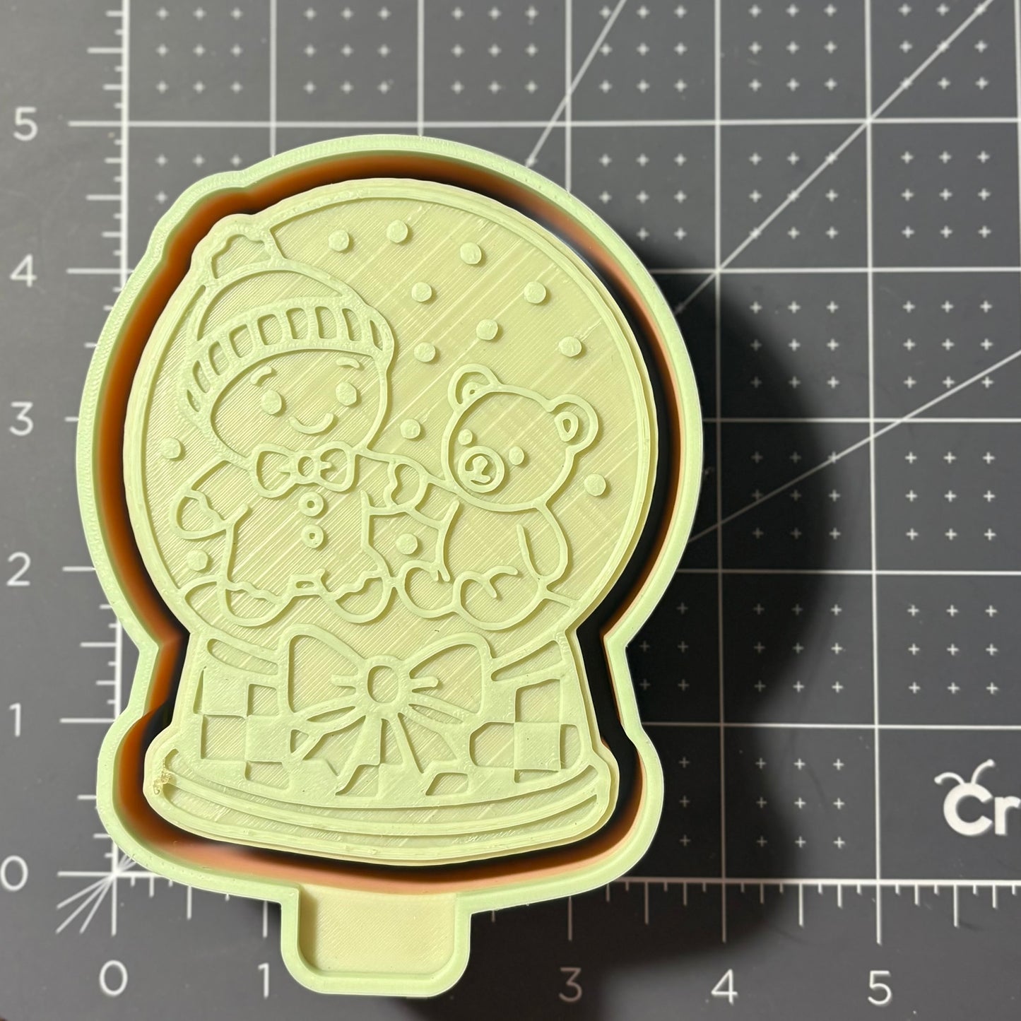 Snow Globe with Bears & Bows Mold