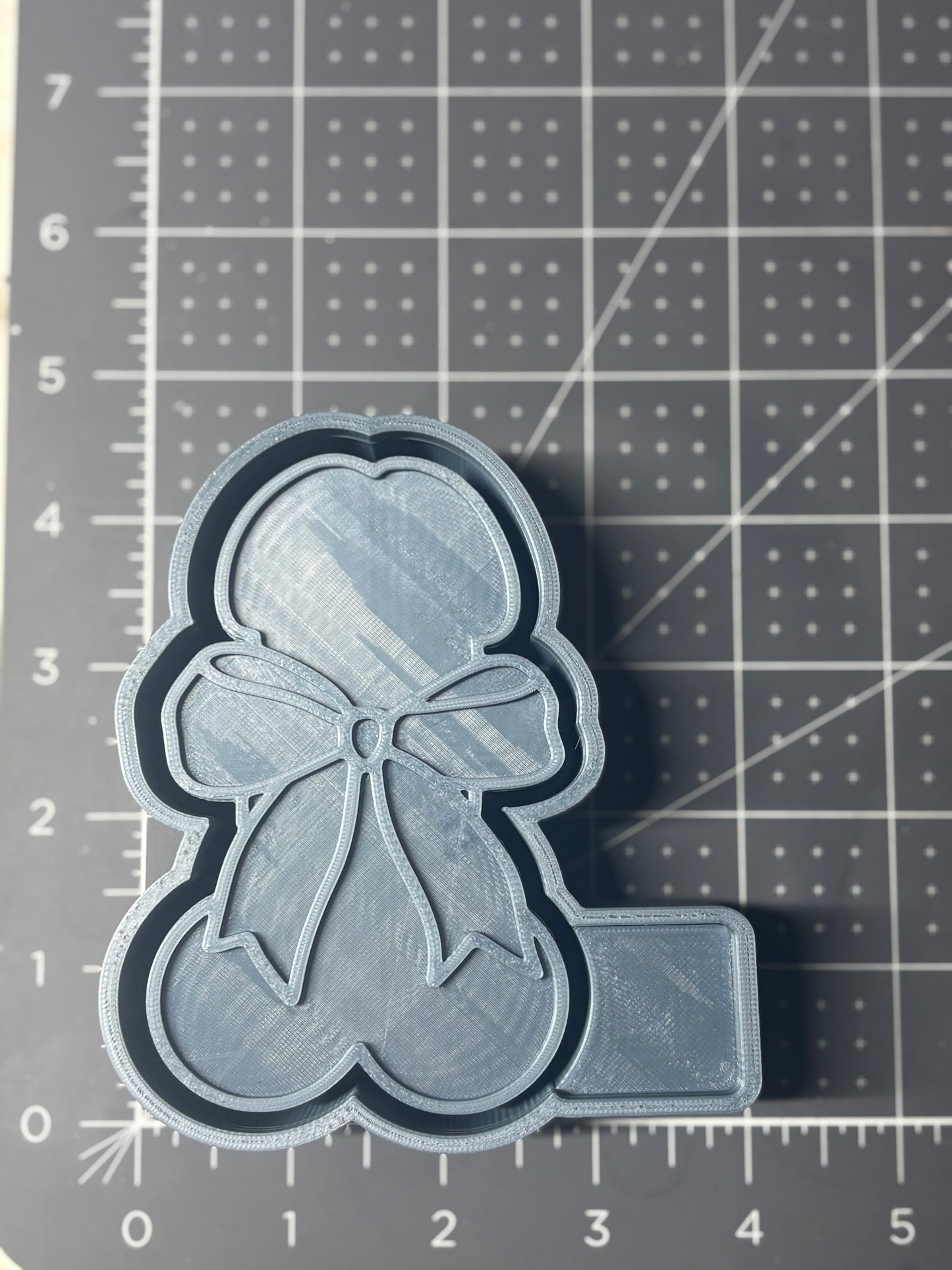 Willy with Bow Mold