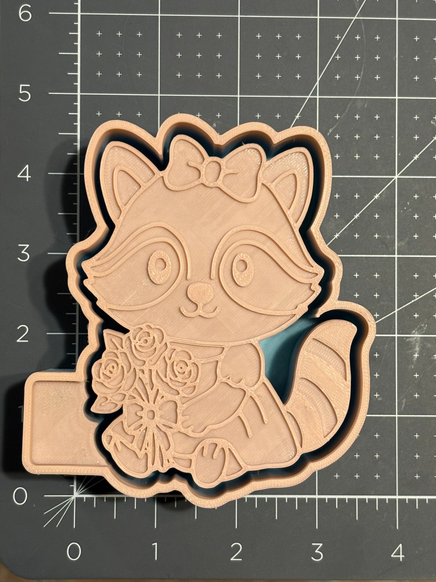 Raccoon with Bouquet Flowers Mold