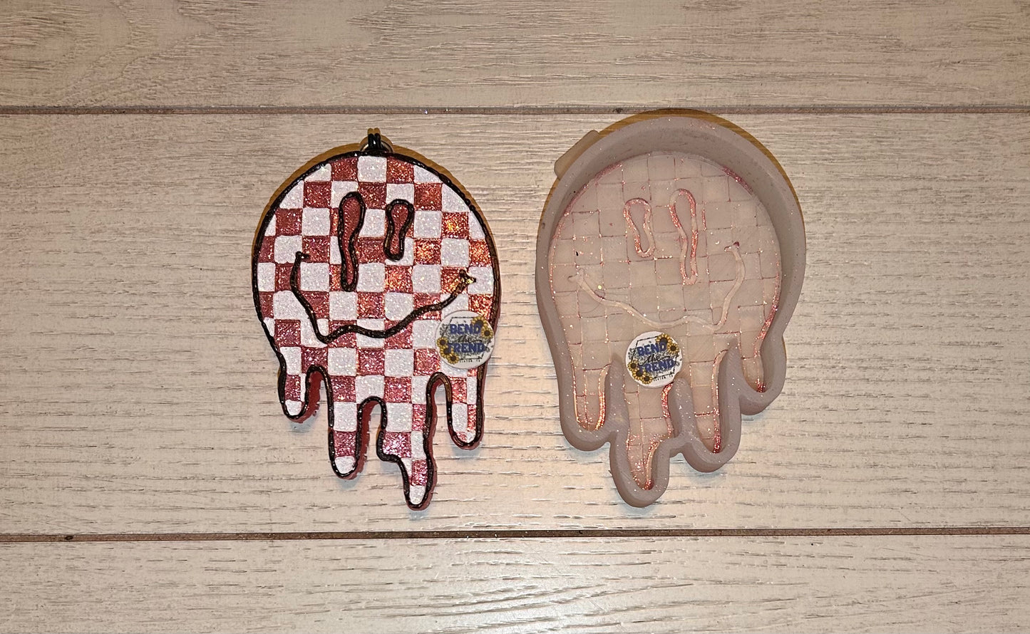 Checkered Drip Smikey Mold