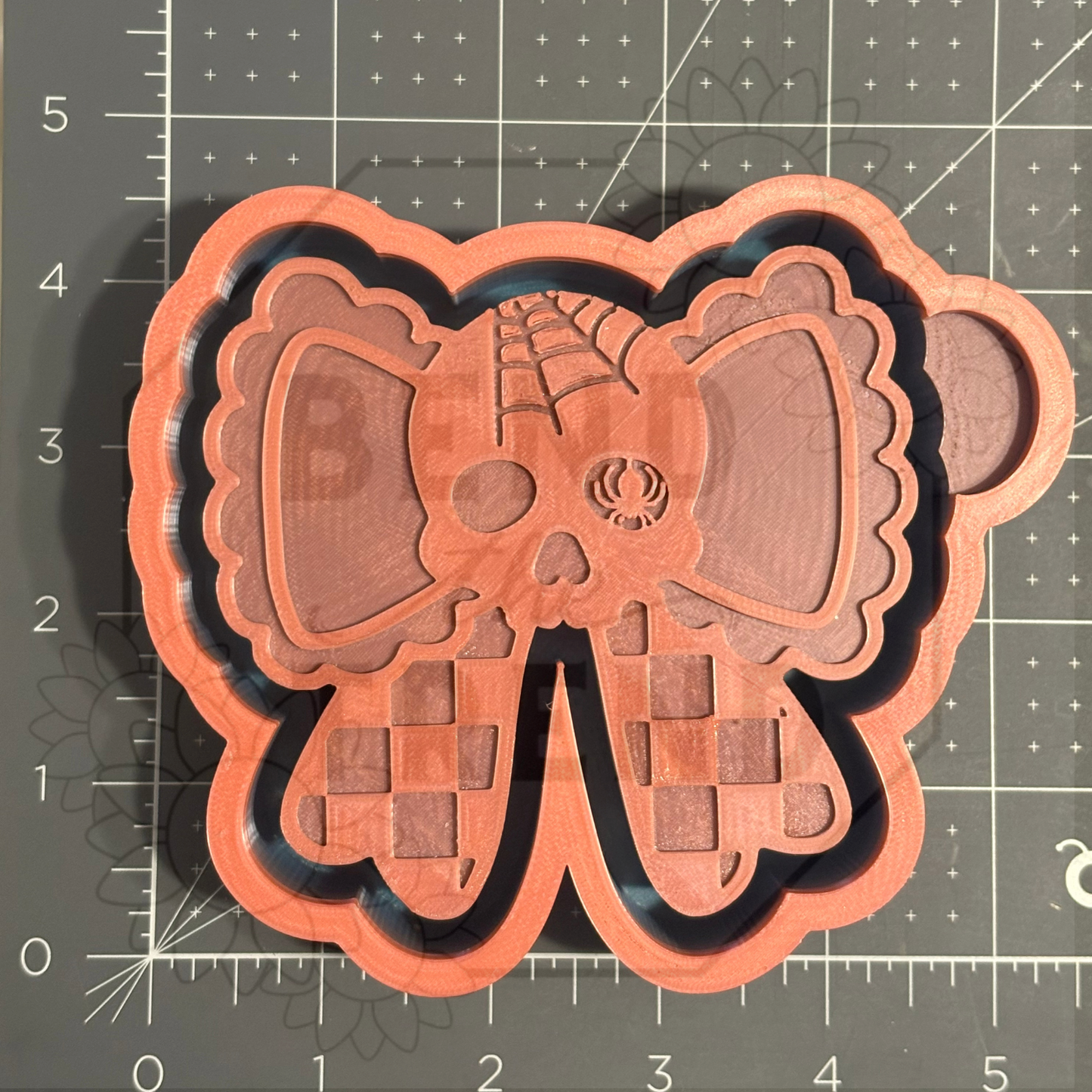 Checkered Skull Bow Mold