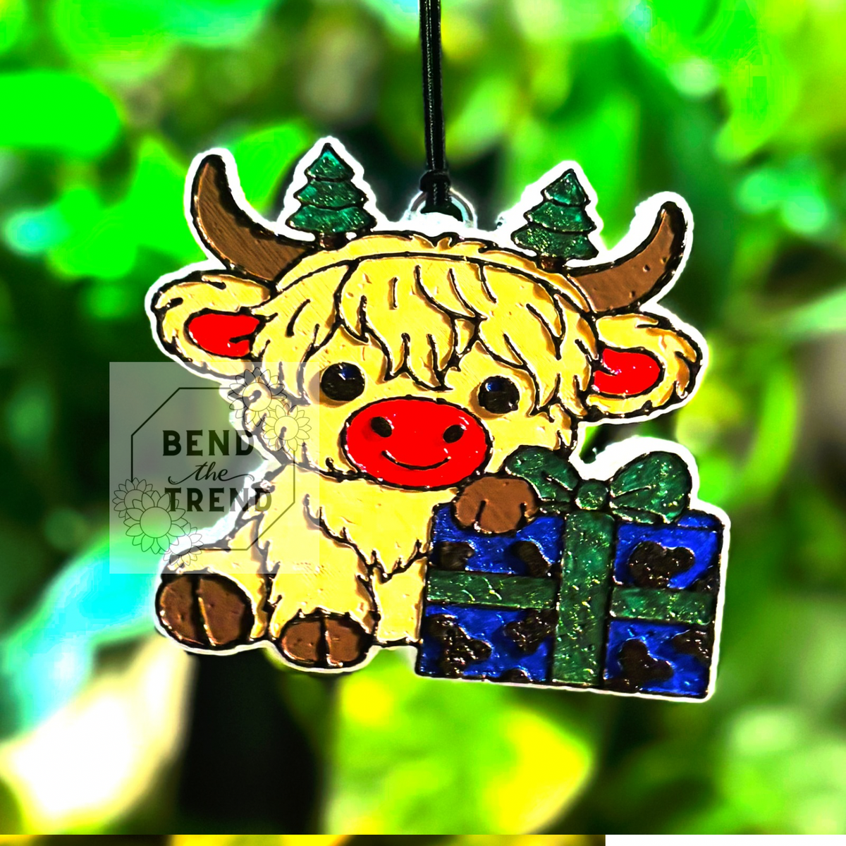 Highland Cow with Present Mold