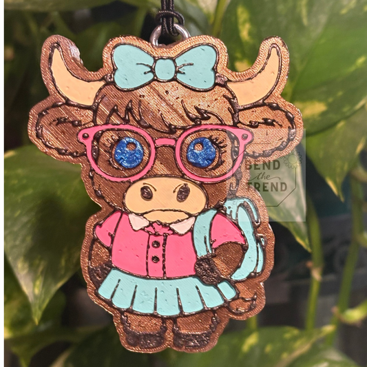 Highland Cow with Backpack Mold
