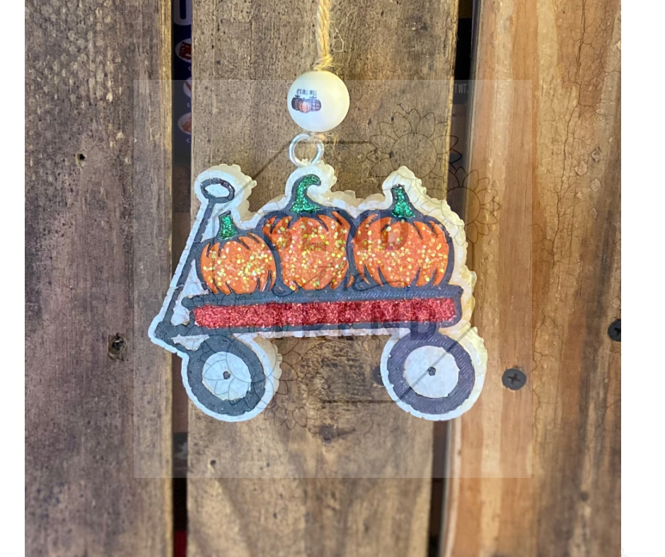 Wagon with pumpkins Freshie