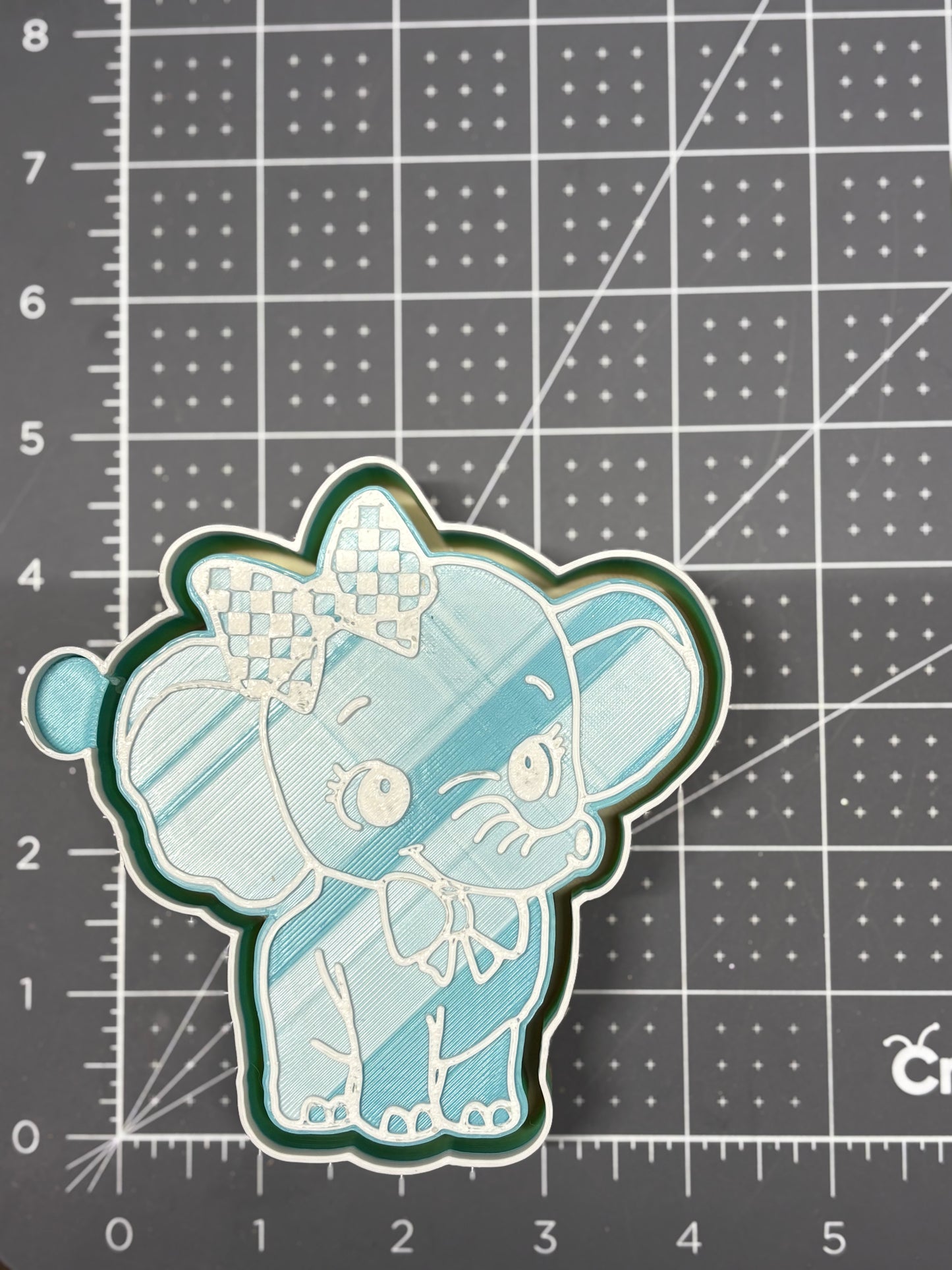 Elephant Checked Bow Mold