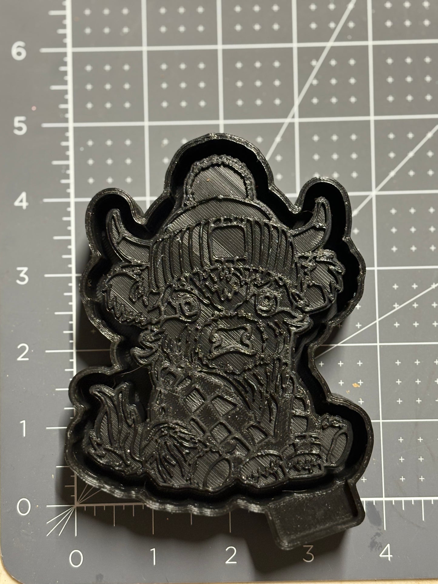 Highland Cow with Sweater Mold