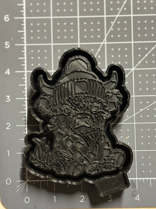 Highland Cow with Sweater Mold