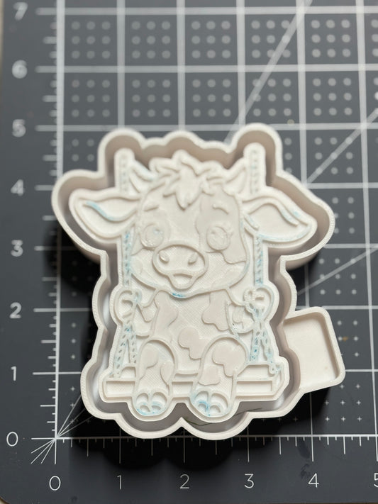Swinging Highland Cow with spots Mold