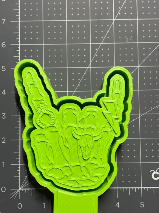 Bull skull Rock on Mold