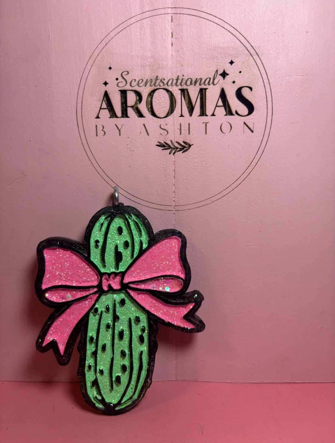 Pickle with Bow Mold