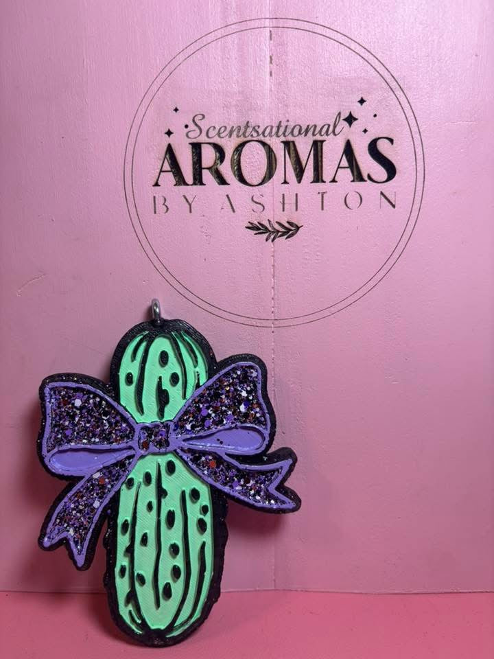 Pickle with Bow Mold