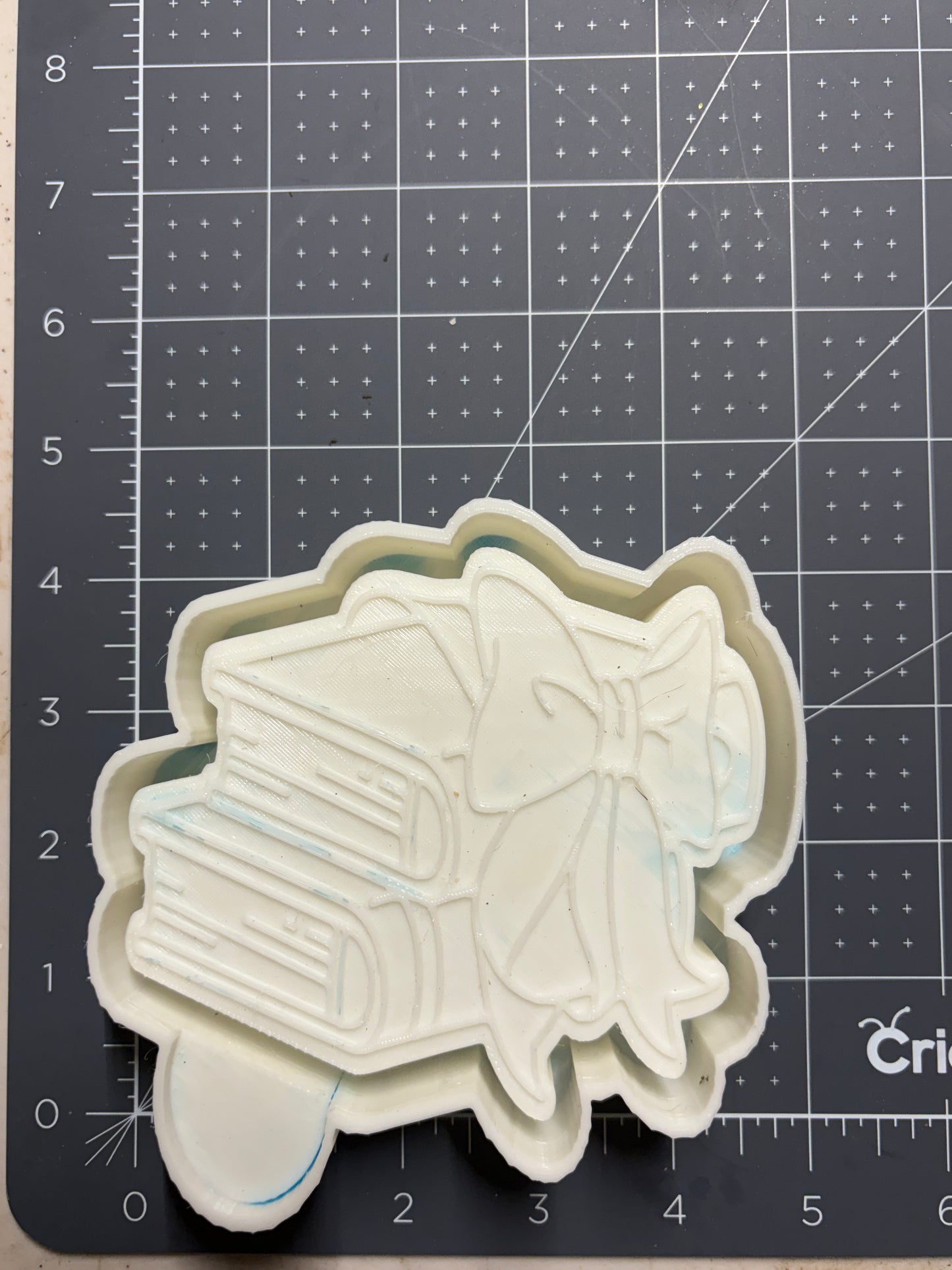 Books with Bow Mold
