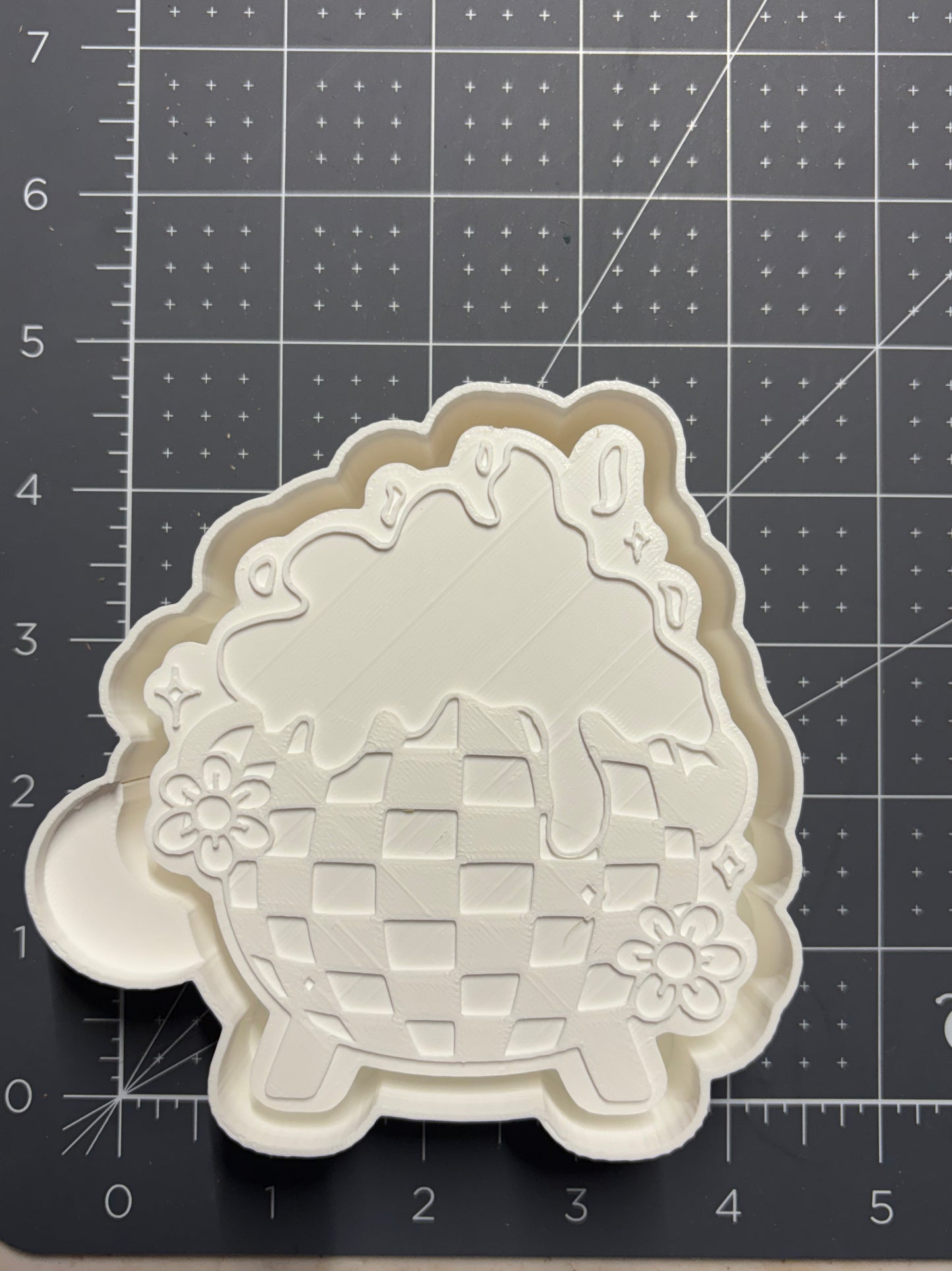 Checkered Cauldron Mold