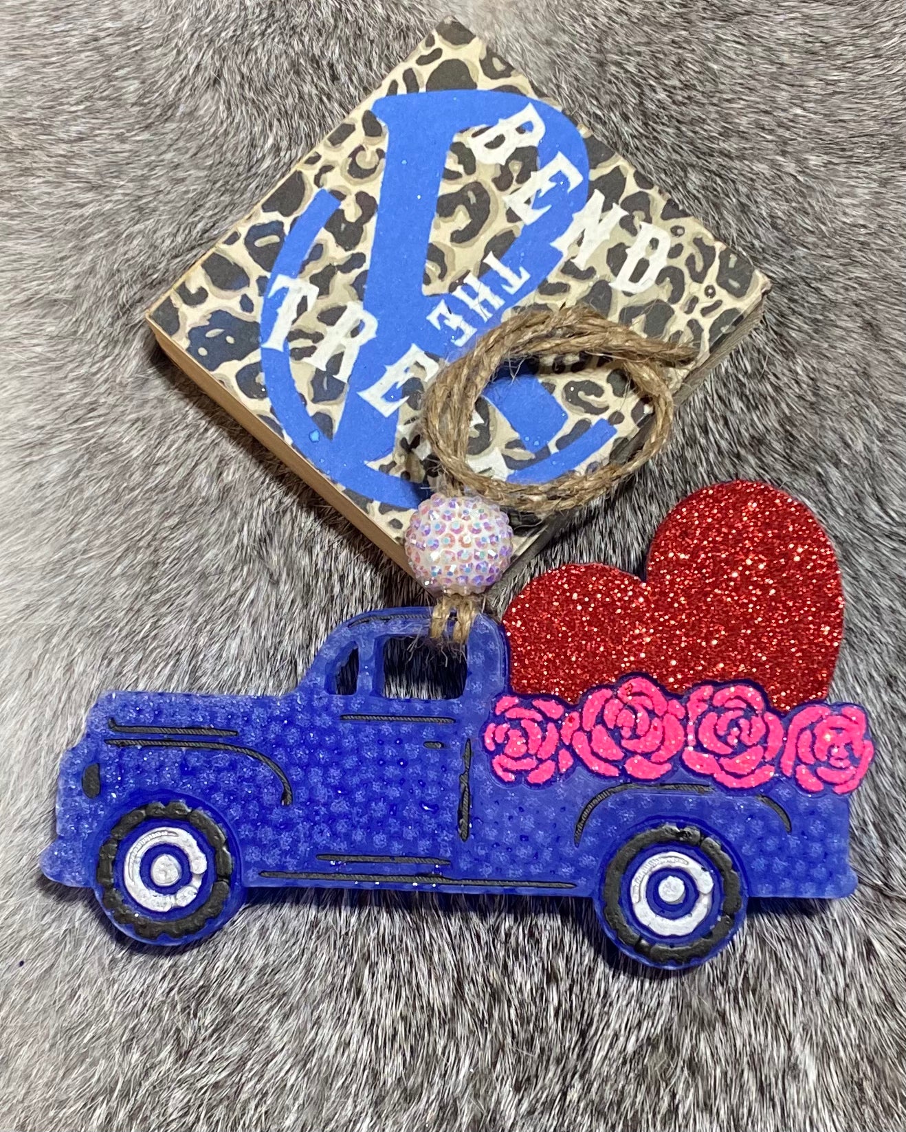 Truck with flowers & heart Freshie