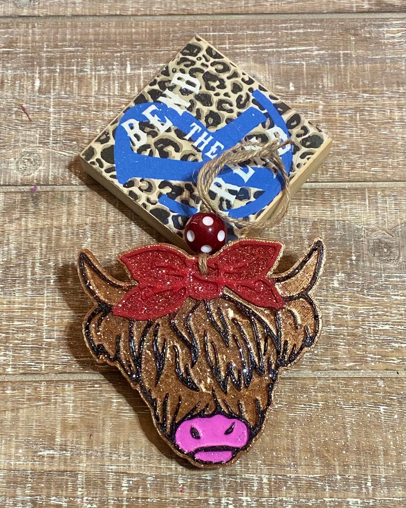 Highland Cow with bow Freshie